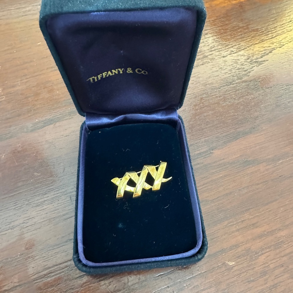 1980s Tiffany and Company Paloma Picasso XXX Brooch - 18kt Yellow Gold
